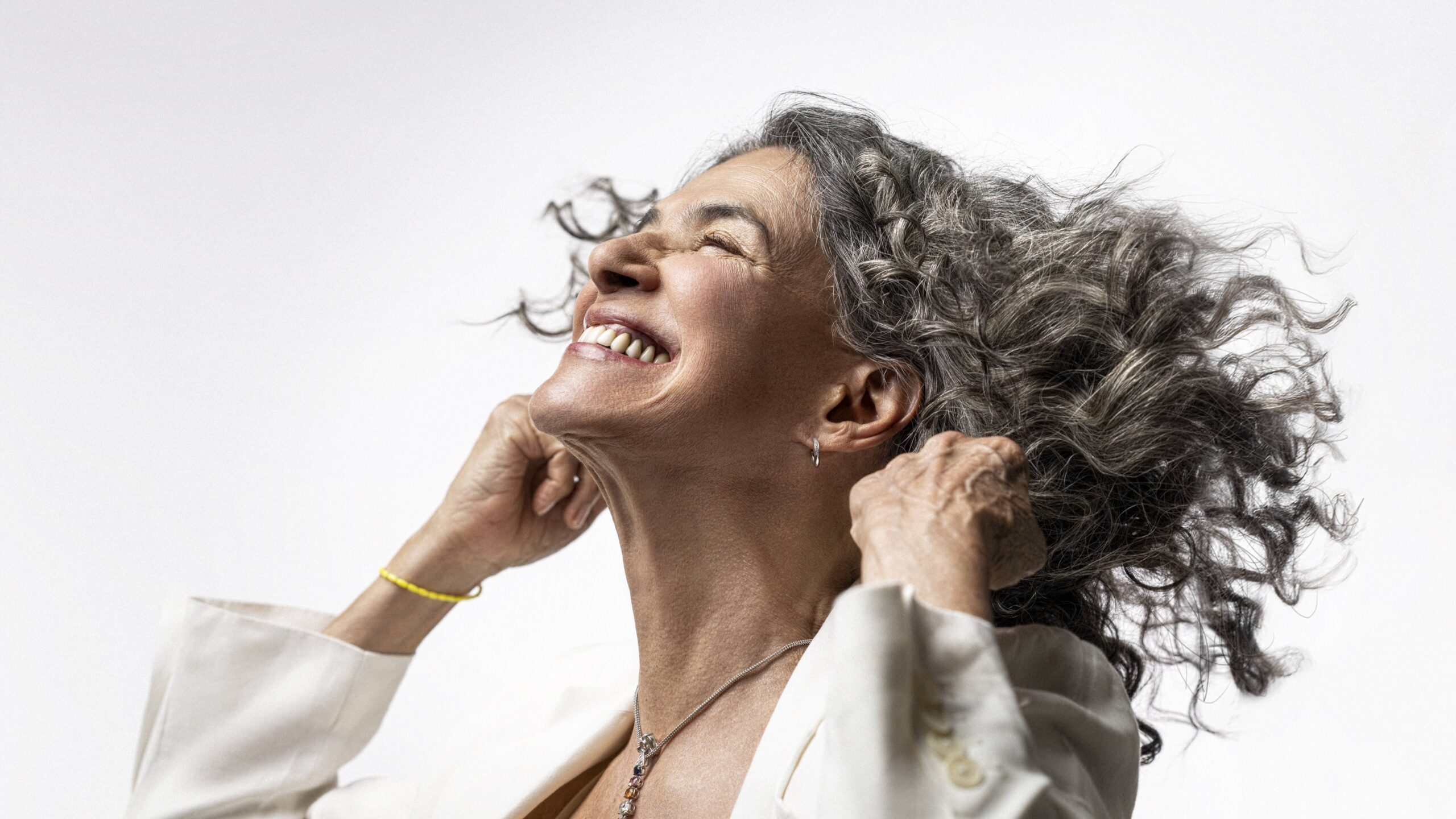 Simone apresenta o espetáculo “Que Mulher É Essa?!” em Fortaleza no dia 16 de agosto